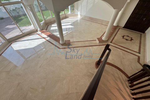 Huvila Umm Suqeim, Dubai, Arabiemiraatit 4 makuuhuonetta, 371.6 m2 № 662074 - kuva 4