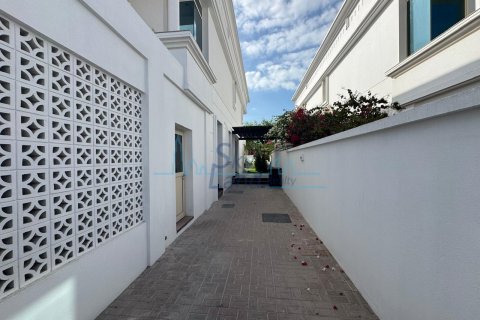 Huvila Umm Suqeim, Dubai, Arabiemiraatit 4 makuuhuonetta, 371.6 m2 № 662074 - kuva 19