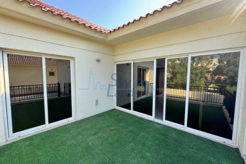 Üürile anda villa asukohaga Jumeirah, Dubai, AÜE: 5 magamistoaga, 418.1 m² Nr 662073 - pilt 3