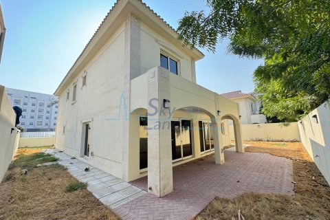 Üürile anda villa asukohaga Jumeirah, Dubai, AÜE: 5 magamistoaga, 418.1 m² Nr 662073 - pilt 25