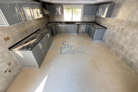 Üürile anda villa asukohaga Jumeirah, Dubai, AÜE: 5 magamistoaga, 418.1 m² Nr 662073 - pilt 9