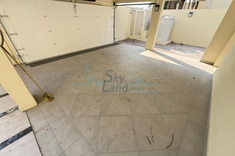 Üürile anda villa asukohaga Jumeirah, Dubai, AÜE: 5 magamistoaga, 418.1 m² Nr 662073 - pilt 7