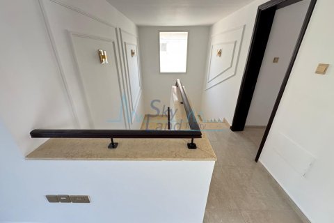 Üürile anda villa asukohaga Jumeirah, Dubai, AÜE: 5 magamistoaga, 418.1 m² Nr 662073 - pilt 16