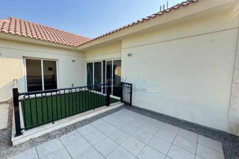 Üürile anda villa asukohaga Jumeirah, Dubai, AÜE: 5 magamistoaga, 418.1 m² Nr 662073 - pilt 26