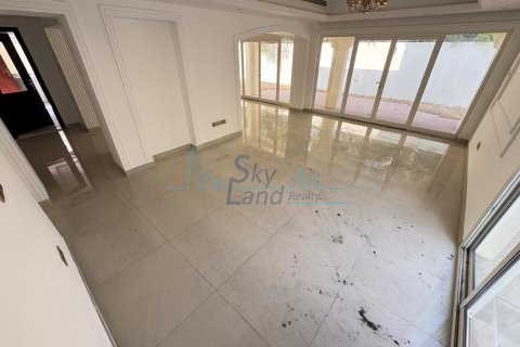 Üürile anda villa asukohaga Jumeirah, Dubai, AÜE: 5 magamistoaga, 418.1 m² Nr 662073 - pilt 24
