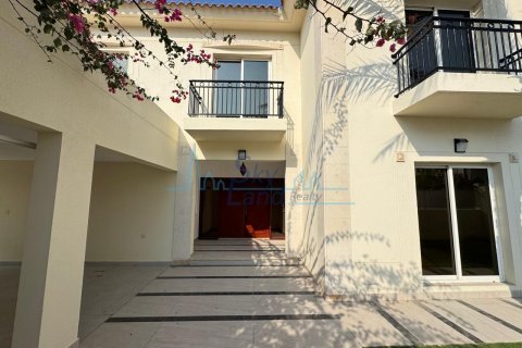 Üürile anda villa asukohaga Jumeirah, Dubai, AÜE: 5 magamistoaga, 418.1 m² Nr 662073 - pilt 2