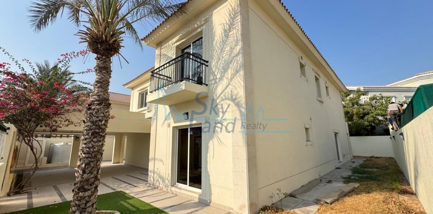 Villa asukohaga Jumeirah, Dubai, AÜE: 5 magamistoaga, 418.1 m² Nr 662073