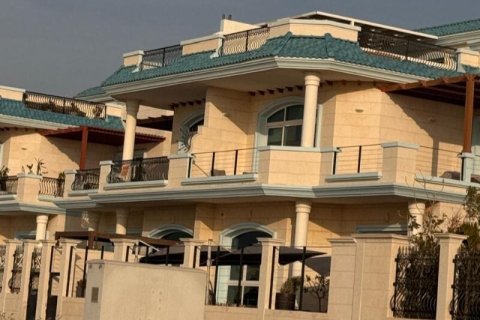 Villa til leie i Umm Suqeim, Dubai, Emiratene 5 soverom, 6511 kvm Nr. 693741 - Foto 7