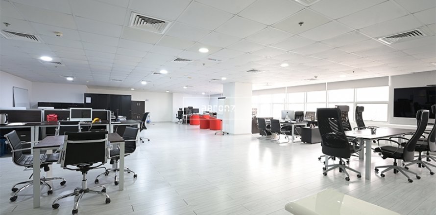 Kancelář v Jumeirah Lake Towers, Dubai, SAE 193.9 m² Č.: 633257