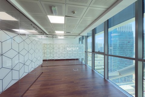 Office in Jumeirah Lake Towers, Dubai, UAE 102.8 sq.m. № 633261 - photo 5