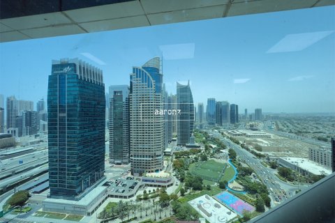 Office in Jumeirah Lake Towers, Dubai, UAE 102.8 sq.m. № 633261 - photo 13