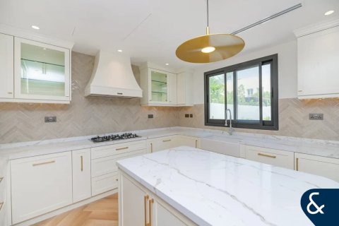 Városi lakóépület itt: The Springs, Dubai, EAE, 3 hálószoba, 228 m², azonosító: 698215 - fénykép 6