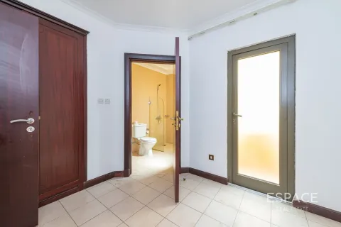 Зняти в оренду віллу в Пальма Джумейра, Дубай, ОАЕ 5 спалень, 496м2, № 650276 - фото 11