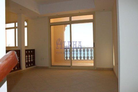 Зняти в оренду віллу в Al Hamra Village, Рас-эль-Хайма, ОАЕ 5 спалень, 1300.6м2, № 650485 - фото 3