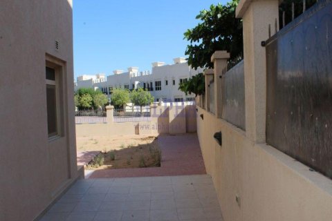 Зняти в оренду віллу в Al Hamra Village, Рас-эль-Хайма, ОАЕ 5 спалень, 1300.6м2, № 650485 - фото 4