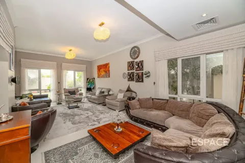 Villa itt: Meadows, Dubai, EAE, 4 hálószoba, 563 m², azonosító: 650275