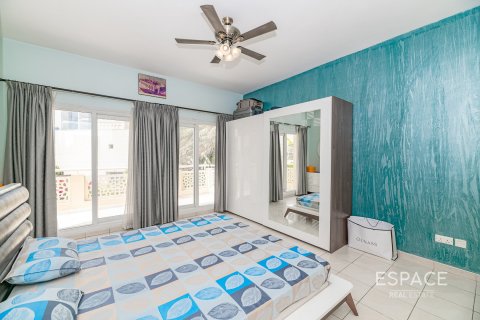 Villa para arrendamento em Meadows, Dubai, EAU 4 quartos, 563 m2 № 650275 - foto 11