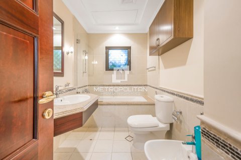 Palm Jumeirah, Dubai, संयुक्त अरब अमीरात में विला, 4 बेडरूम, 470 वर्ग मीटर, संख्या 663768 - फ़ोटो 27