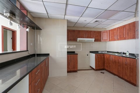 Apartment in Jumeirah Lake Towers, Dubai, UAE 2 bedrooms, 123.3 sq.m. № 624315 - photo 11