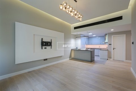 Apartment in Discovery Gardens, Dubai, UAE 1 bedroom, 88 sq.m. № 624215 - photo 2