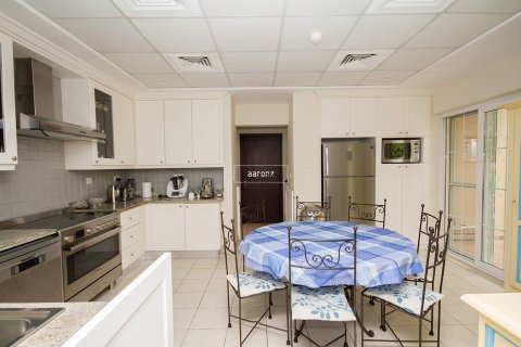 Vilë në Arabian Ranches, Dubai, Emiratet e Bashkuara Arabe 5 dhoma gjumi, 640 m2. № 624216 - Foto 11