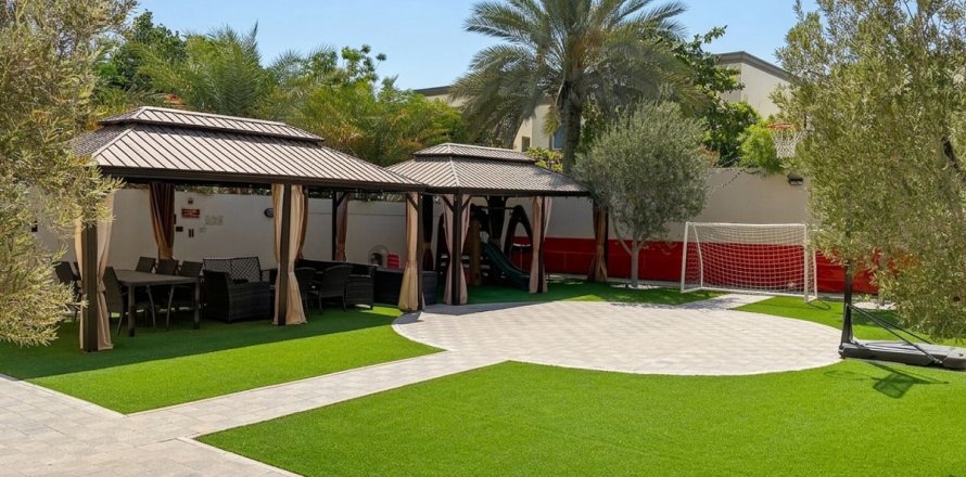 Villa in Jumeirah Park, Dubai, VAE 3 slaapkamers, 677.7 vr.m. nr 718491