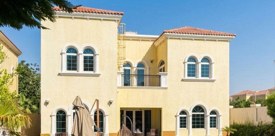 Vila v Jumeirah Park, Dubai, SAE 3 spálne, 677.7 m2 č. 718491