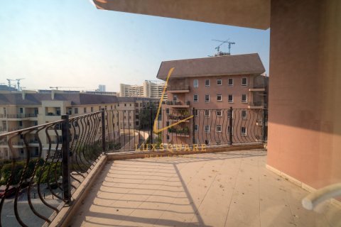 Apartmen di Motor City, Dubai, UAE 2 bilik tidur, 182 meter persegi № 753925 - foto 16