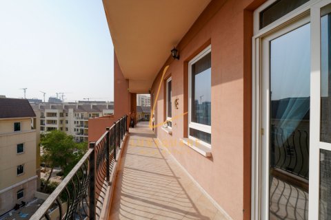 Apartmen di Motor City, Dubai, UAE 2 bilik tidur, 182 meter persegi № 753925 - foto 30