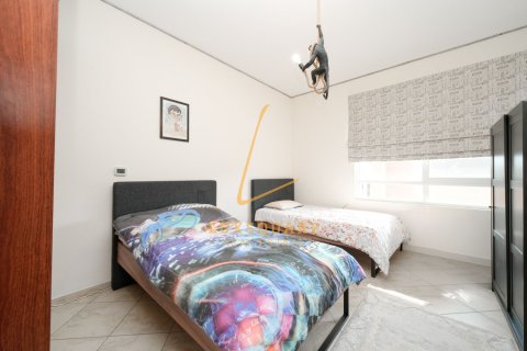 Apartmen di Motor City, Dubai, UAE 2 bilik tidur, 182 meter persegi № 753925 - foto 7