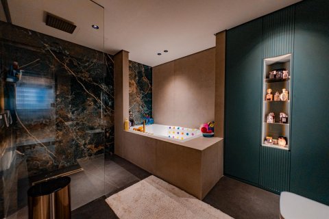 Apartamento en venta en Jumeirah Islands, Dubai, EAU 3 dormitorios, 225 m2 № 695987 - foto 15