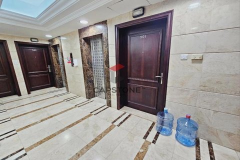 Building in Airport Road, Abu Dhabi, UAE 7 bedrooms, 1301 sq.m. № 604579 - photo 2
