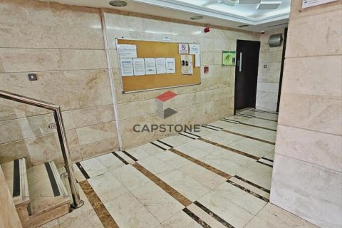 Building in Airport Road, Abu Dhabi, UAE 7 bedrooms, 1301 sq.m. № 604579 - photo 3