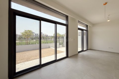 Shtëpi në qytet në Mudon, Dubai, Emiratet e Bashkuara Arabe 4 dhoma gjumi, 299 m2. № 726425 - Foto 2