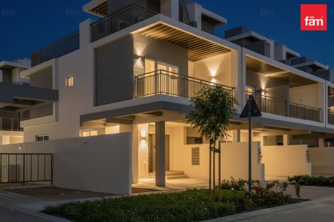 Villa in Dubai, VAE: 4 Schlafzimmer, 170.2 m2 Nr. 703680