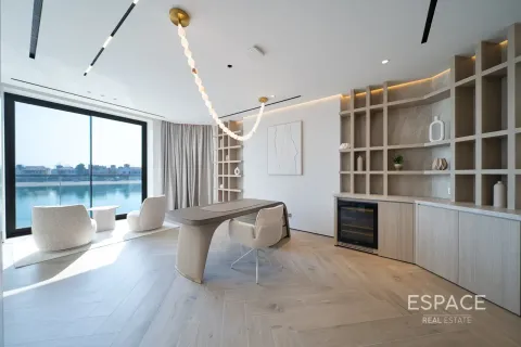 Villa sa Palm Jumeirah, Dubai, UAE 4 silid-tulugan, 550 sq.m. № 649467 - larawan 2