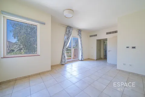 Townhouse til salg i Dubai Sports City, Dubai, UAE 4 soveværelser, 311 kvm № 649463 - foto 4