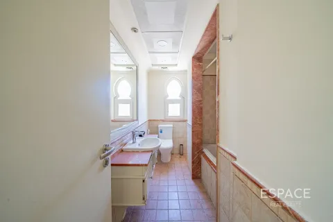 Townhouse til salg i Dubai Sports City, Dubai, UAE 4 soveværelser, 311 kvm № 649463 - foto 9