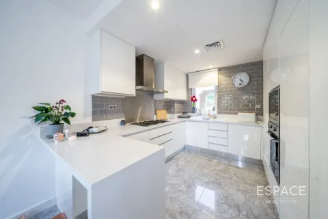 Vilë në Arabian Ranches, Dubai, Emiratet e Bashkuara Arabe 2 dhoma gjumi, 175 m2. № 649468 - Foto 6