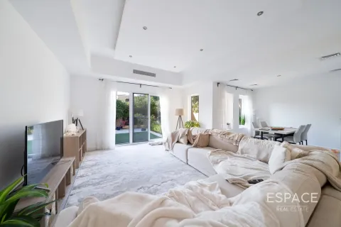 Vilë në Arabian Ranches, Dubai, Emiratet e Bashkuara Arabe 2 dhoma gjumi, 175 m2. № 649468 - Foto 1