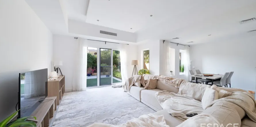 Vilë në Arabian Ranches, Dubai, Emiratet e Bashkuara Arabe 2 dhoma gjumi, 175 m2. № 649468