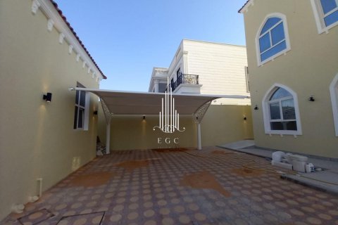 Vila v Al Shawamekh, Abu Dhabi, SAE 6 ložnice, 706.1 m² Č.: 549017 - fotografie 16