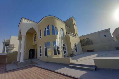 Vila v Al Shawamekh, Abu Dhabi, SAE 6 ložnice, 706.1 m² Č.: 549017 - fotografie 1