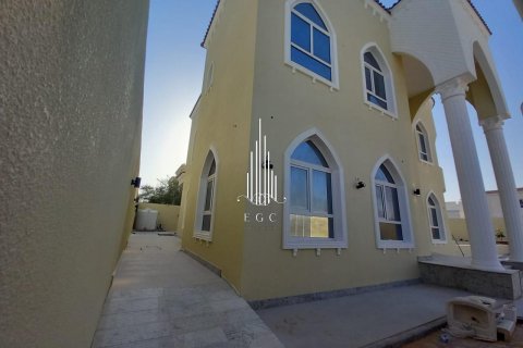 Vila v Al Shawamekh, Abu Dhabi, SAE 6 ložnice, 706.1 m² Č.: 549017 - fotografie 21
