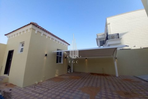 Vila v Al Shawamekh, Abu Dhabi, SAE 6 ložnice, 706.1 m² Č.: 549017 - fotografie 17