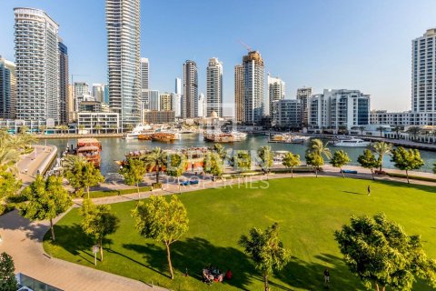 Vilë në Dubai Marina, Dubai, Emiratet e Bashkuara Arabe 4 dhoma gjumi, 413 m2. № 654944 - Foto 3