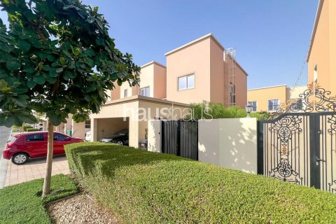 Villetta a schiera in vendita a Dubai Land, Dubai, EAU 4 camere da letto, 207 mq. № 626014 - foto 1