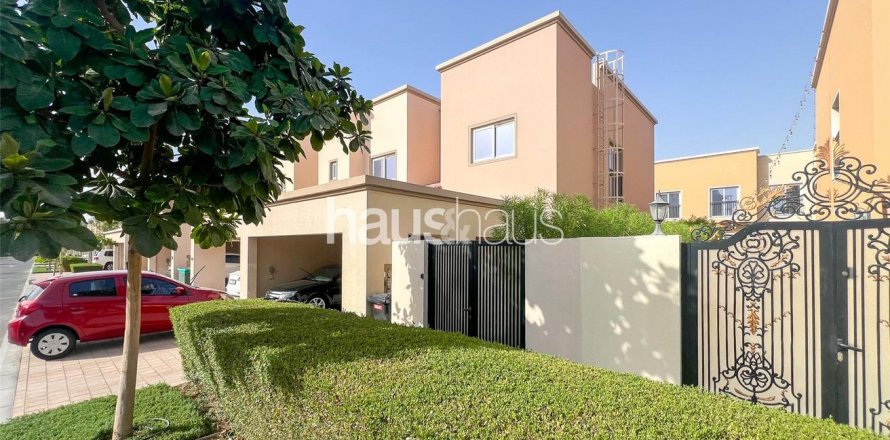 Villetta a schiera a Dubai Land, Dubai, EAU 4 camere da letto, 207 mq. № 626014