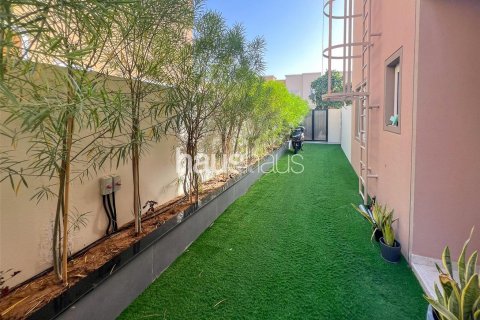 Villetta a schiera in vendita a Dubai Land, Dubai, EAU 4 camere da letto, 207 mq. № 626014 - foto 2