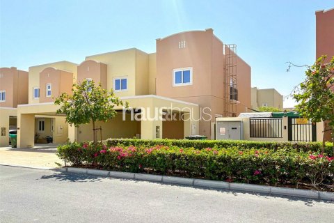 Řadový dům v Dubai Land, Dubai, SAE 4 ložnice, 207 m² Č.: 626013 - fotografie 1